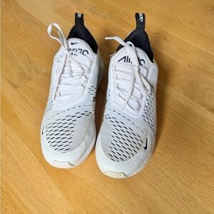 Nike White and Black Air Max 270 Lightweight Sneakers
